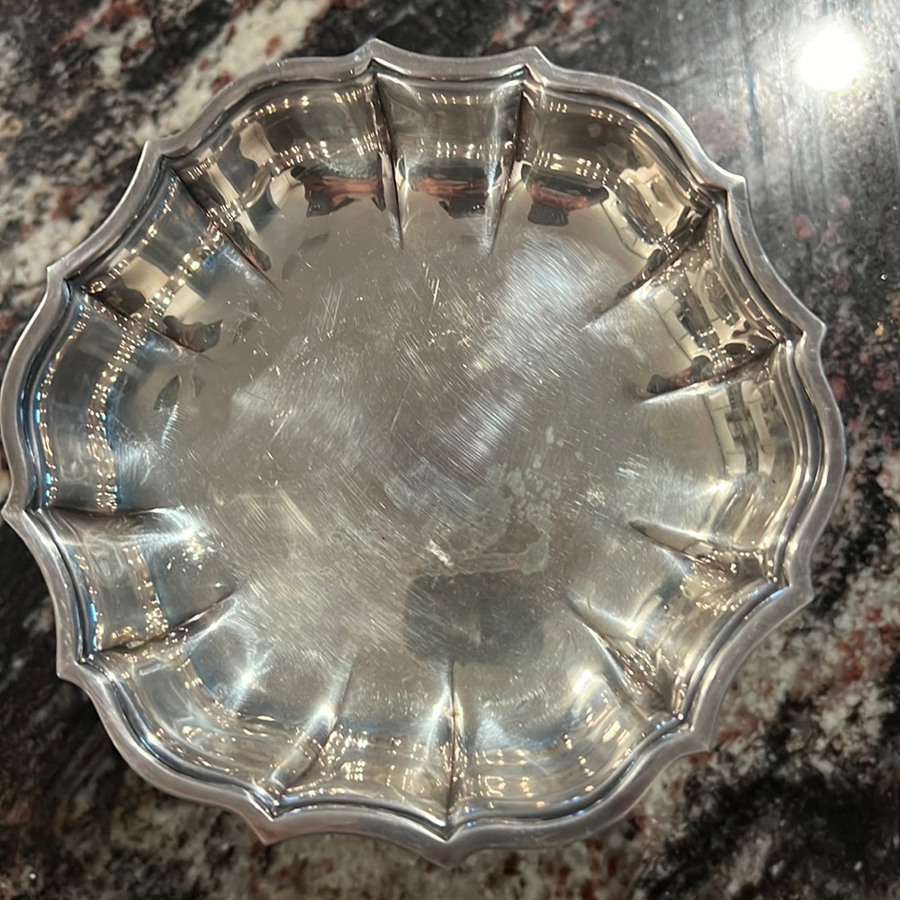 Chippendale International Silver Company candy / nut holder #6397